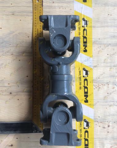 Вал карданный средний/задний CDM833/CDM835 304300D